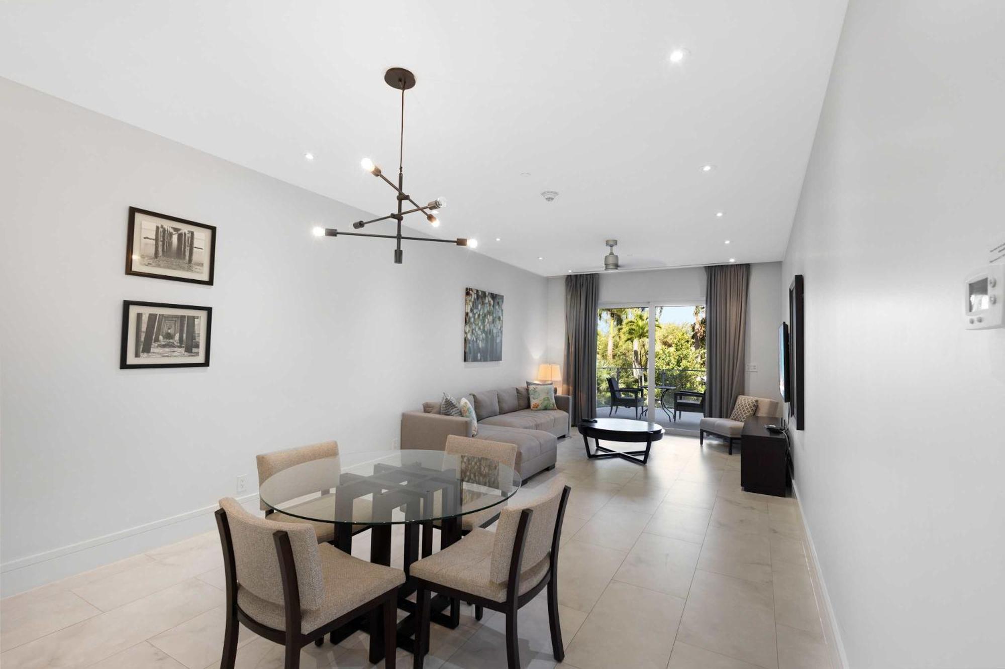 Modern At One Cable With Balcony Holiday home